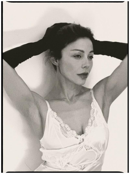 Тіна Кароль похвалилася ефектним образом у новій фотосесії